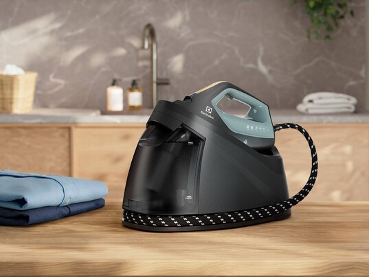 Electroluxin silitysrauta silittää paitaa