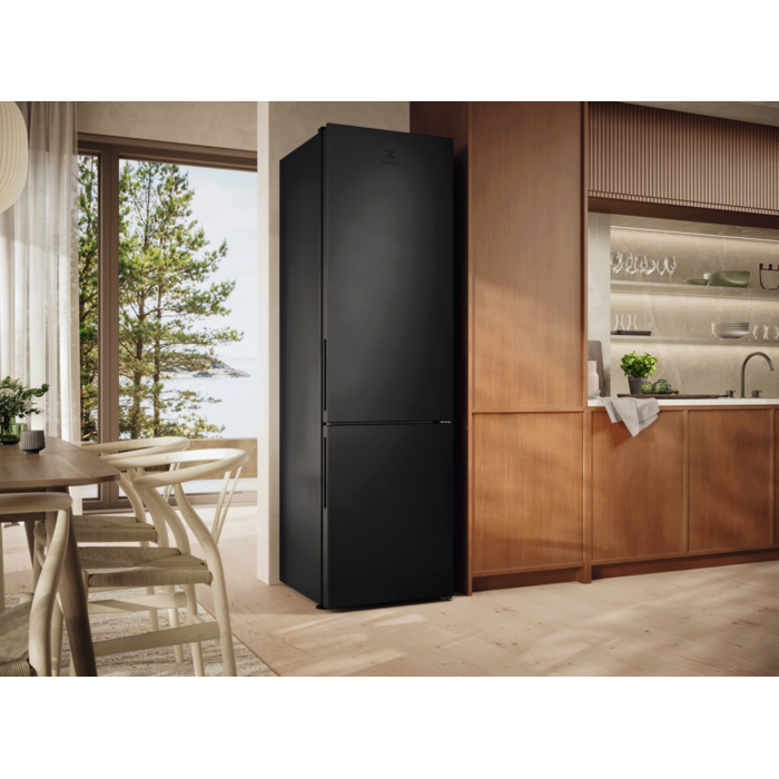 Electrolux - Jääkaappipakastin - LNC8MC36B