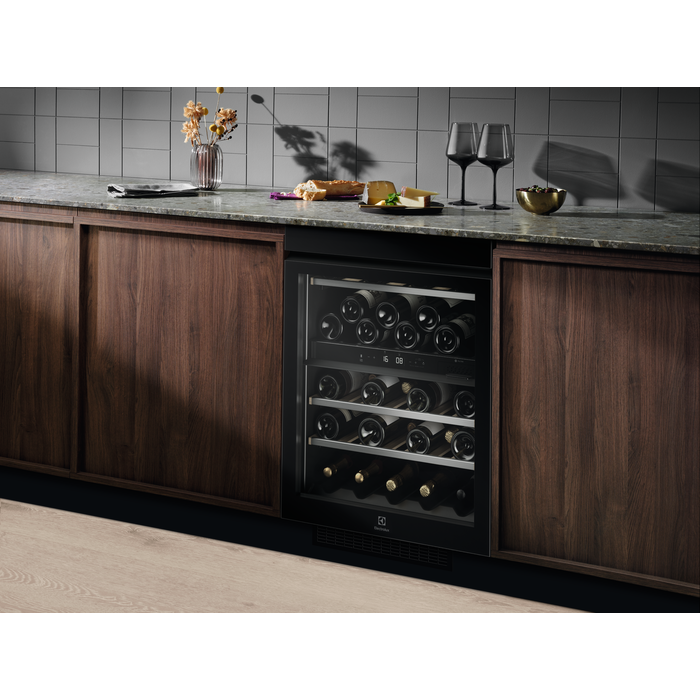 Electrolux - Viinikaapit - EWUD040B8B