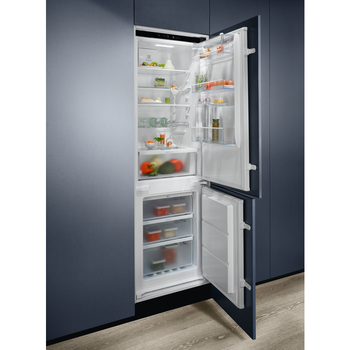Electrolux - Integroitava jääkaappipakastin - LNG7TE18S