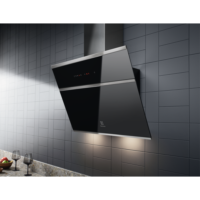 Electrolux - Musta liesituuletin - EFV716K