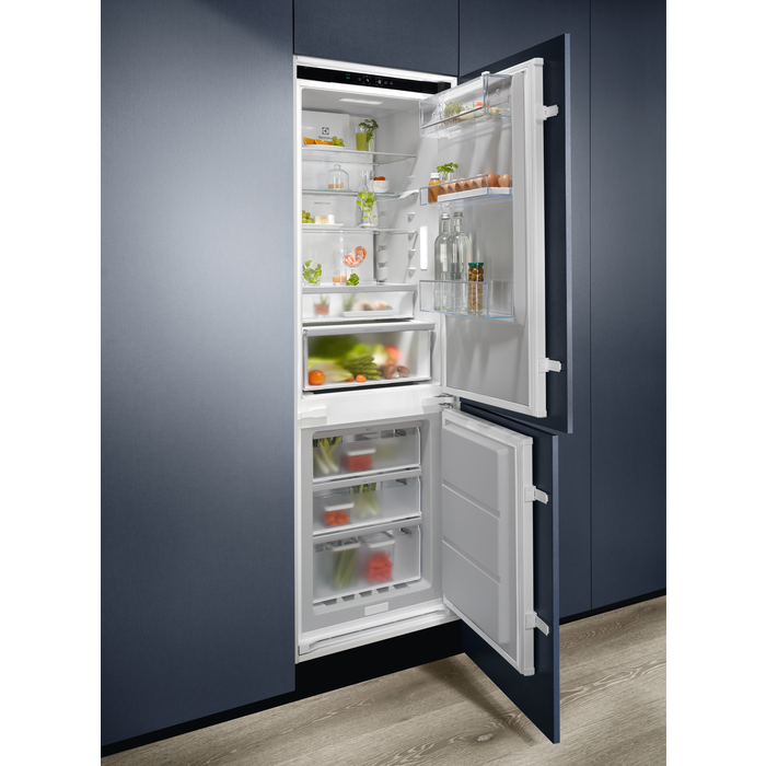 Electrolux - Integroitava jääkaappipakastin - KNP7MD18S
