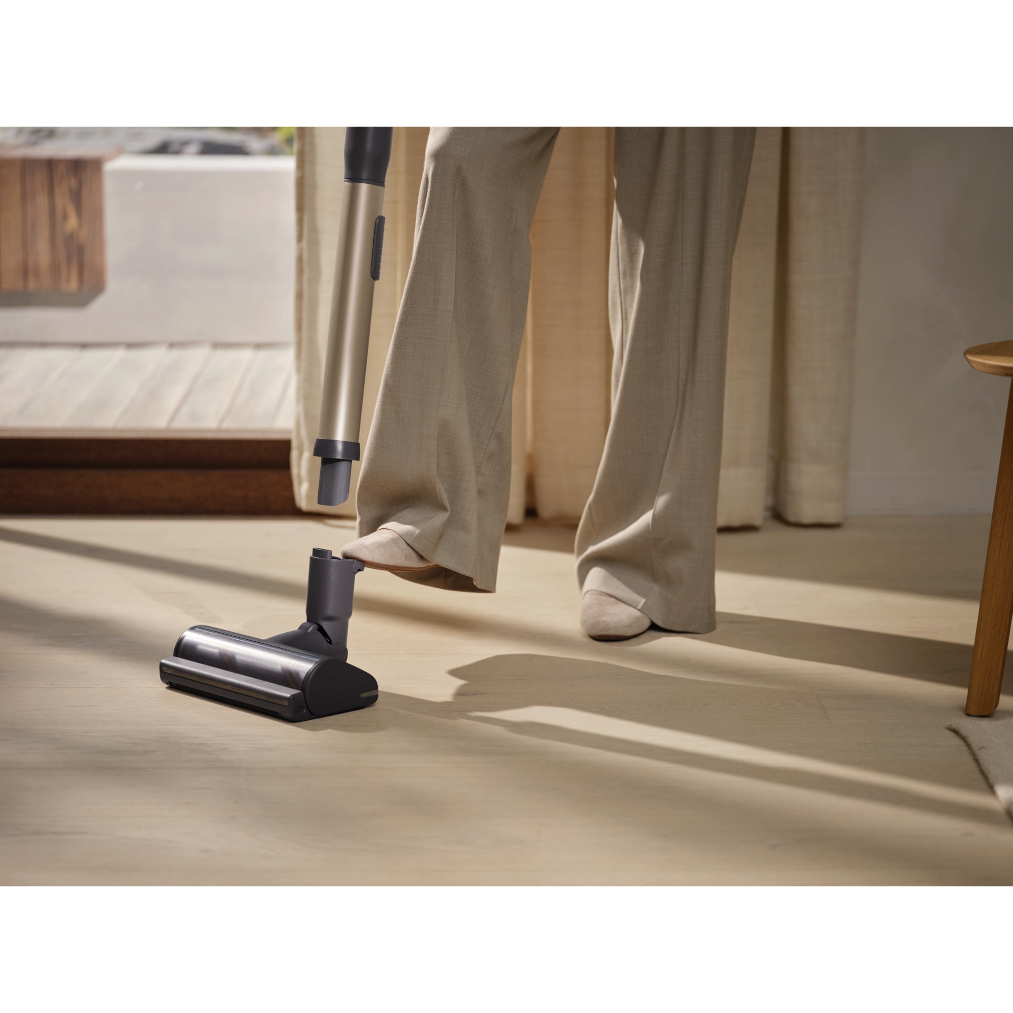 Switch nozzles in seconds using the foot release – no need to bend down