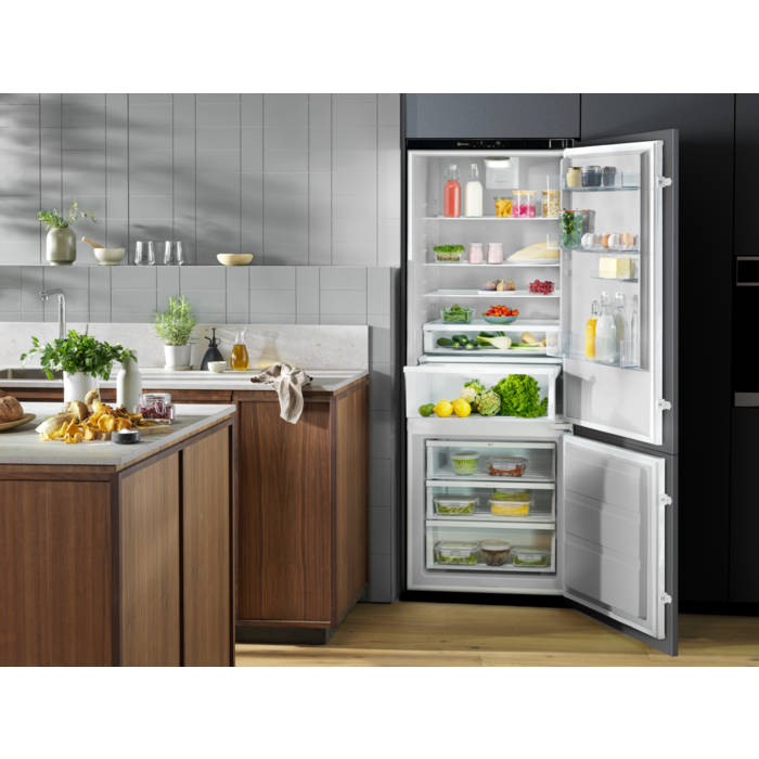Electrolux - Integroitava jääkaappipakastin - ENP7TD75S