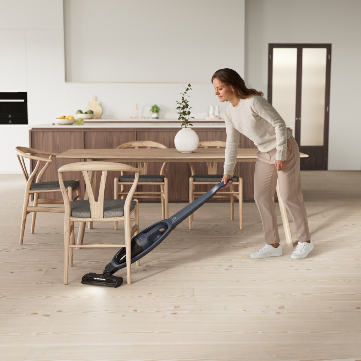 Electrolux - Johdoton varsi-imuri - ES52CB18DB