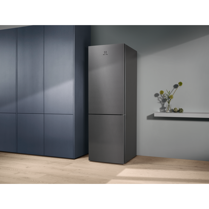 Electrolux - Jääkaappipakastin - KNT6ME33X