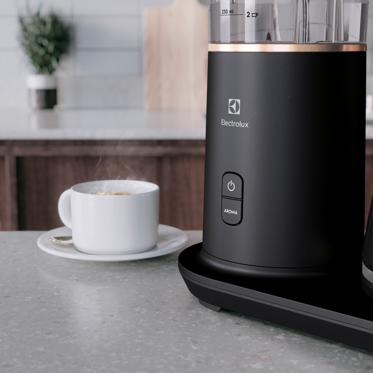 Electrolux - Kahvinkeitin - E7CM1-4GB