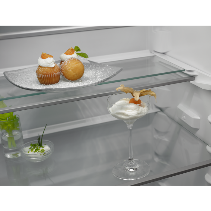Electrolux - Integroitava jääkaappipakastin - KNP7MD18S