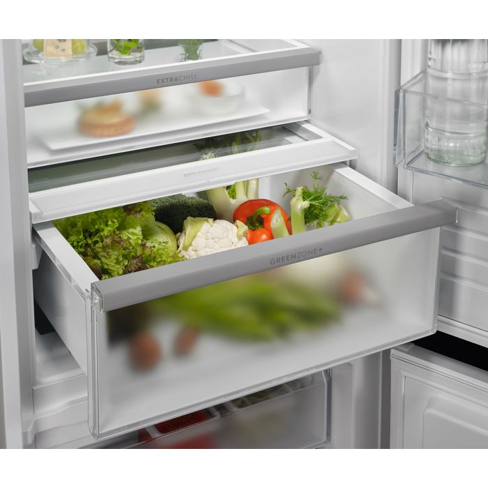 Electrolux - Integroitava jääkaappipakastin - KNP7MD18S