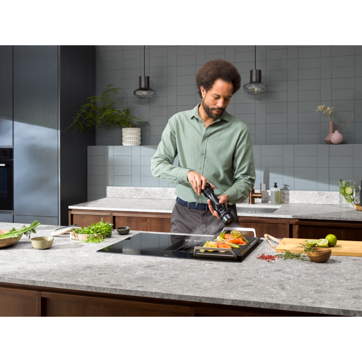Electrolux - Induktiotaso liesituulettimella - HHHB760S