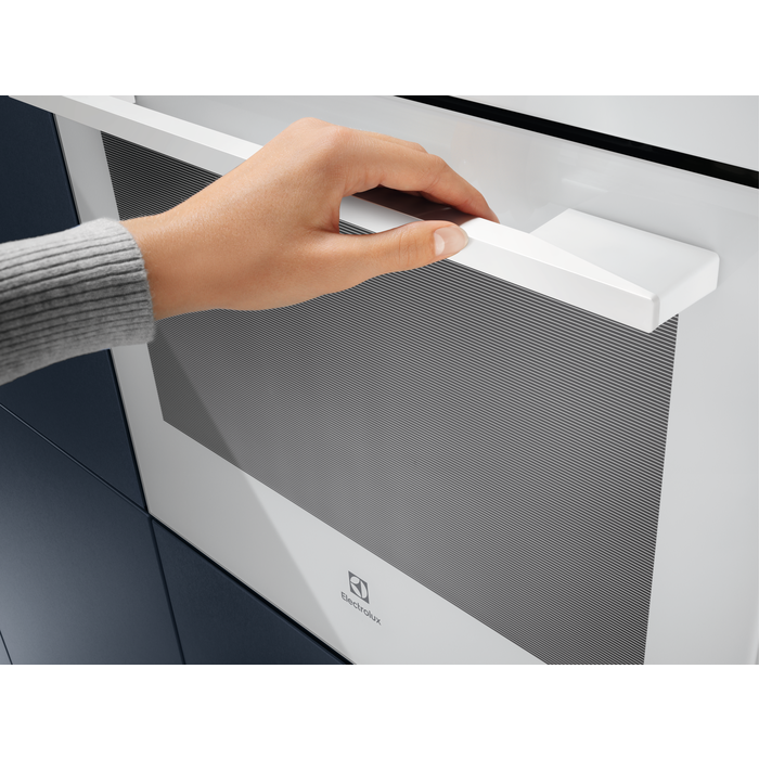 Electrolux - Kalusteuuni - CKB101W