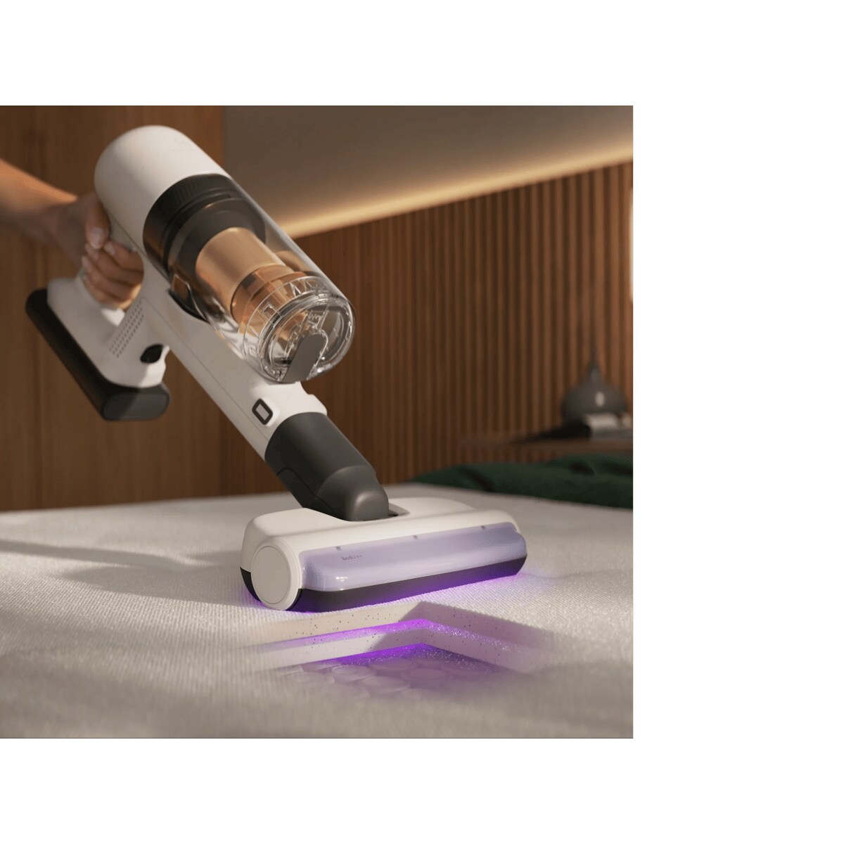 BedUV+ nozzle providing deep cleaning for upholstery, mattresses, and carpets.