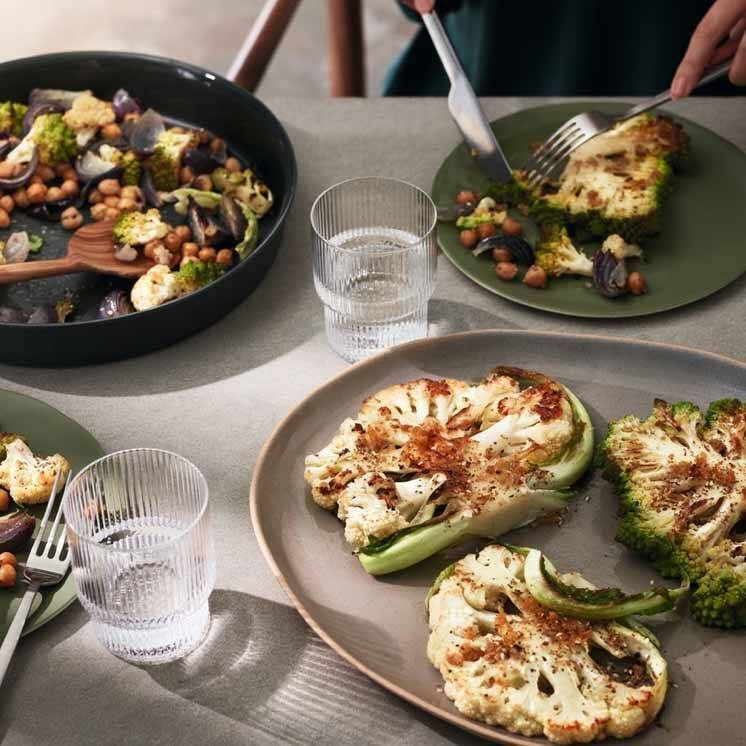 Täytettyjä paprikoita höyryuunissa