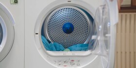 Lähikuva Electroluxin kuivausrummussa olevasta kuivauspallosta