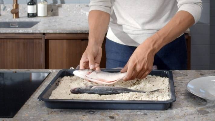 Kalan asettaminen suolapedille