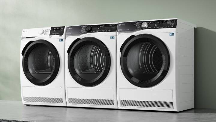 Kolme erilaista Electroluxin kuivausrumpua vierekkäin.