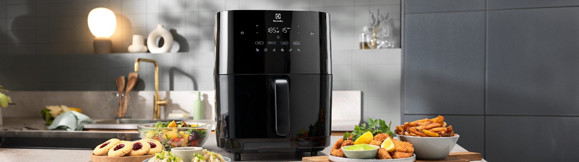 Electroluxin Air Fryer keittiössä 
