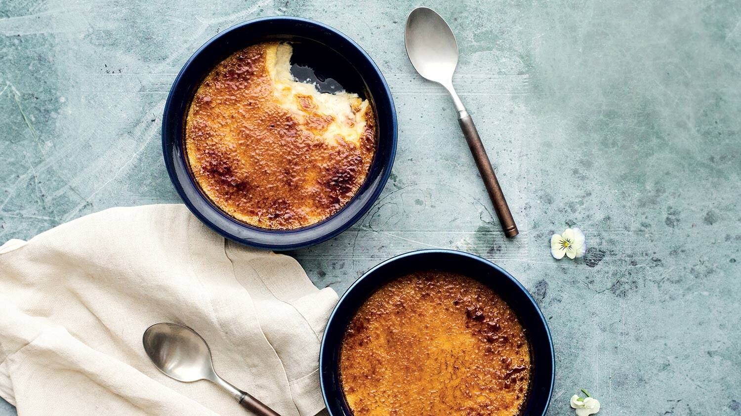 Crème brûlée med knäckig yta