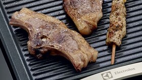 Pihvi grillillä