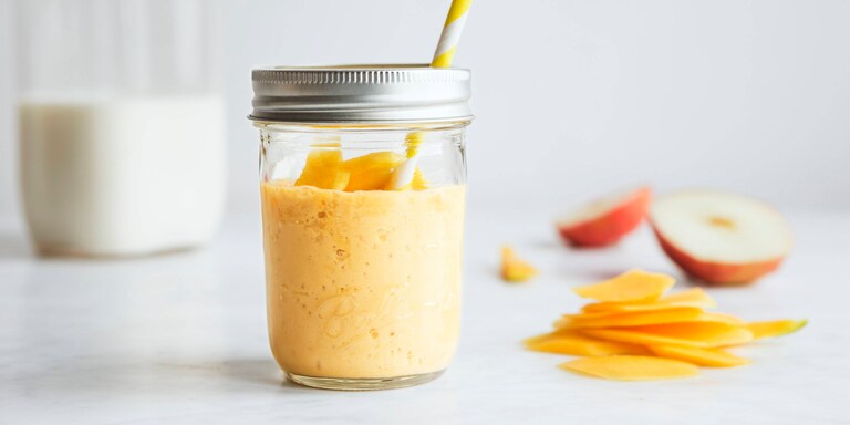 Mangoisa proteiinismoothie